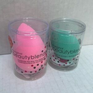 2 Beauty Blenders & Soap Brand New